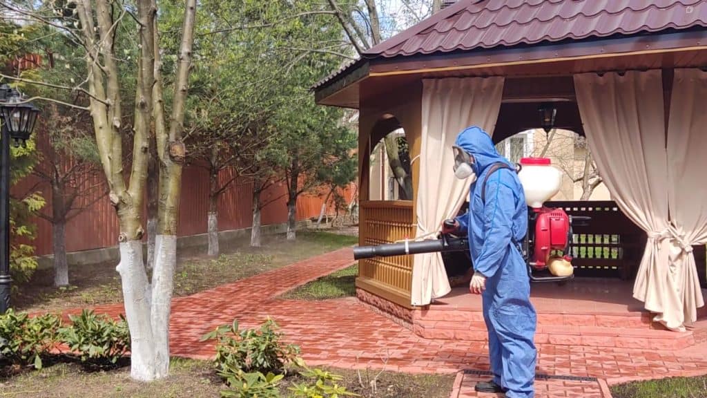 Акарицидная обработка участка от клещей в Раменском районе. 25 соток за 10 900 руб